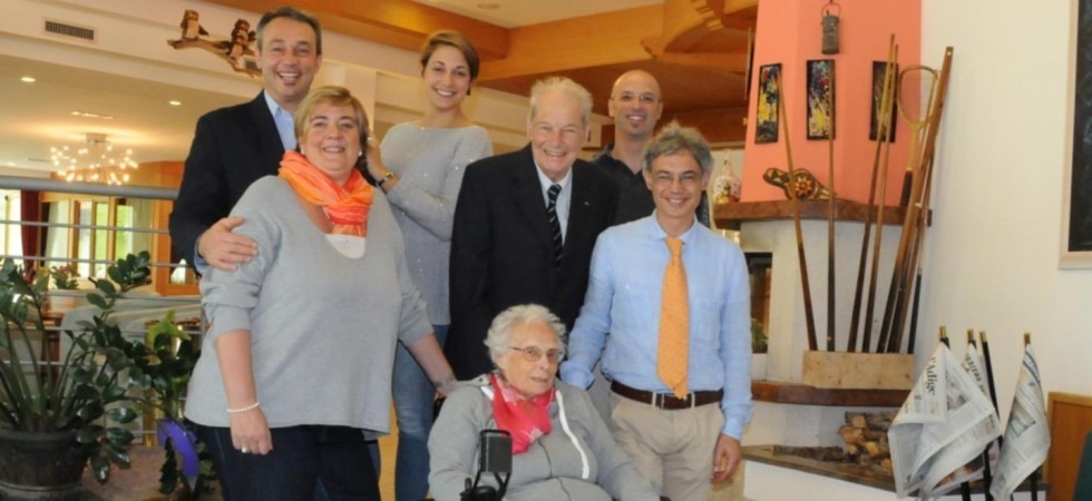 La famiglia Barbieri: da sinistra Alberto e Monica, Martina, Vittorio e Maria Luisa, Andrea e Alessandro